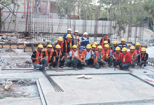 Equipo de obra en Condominios Almare Tulum